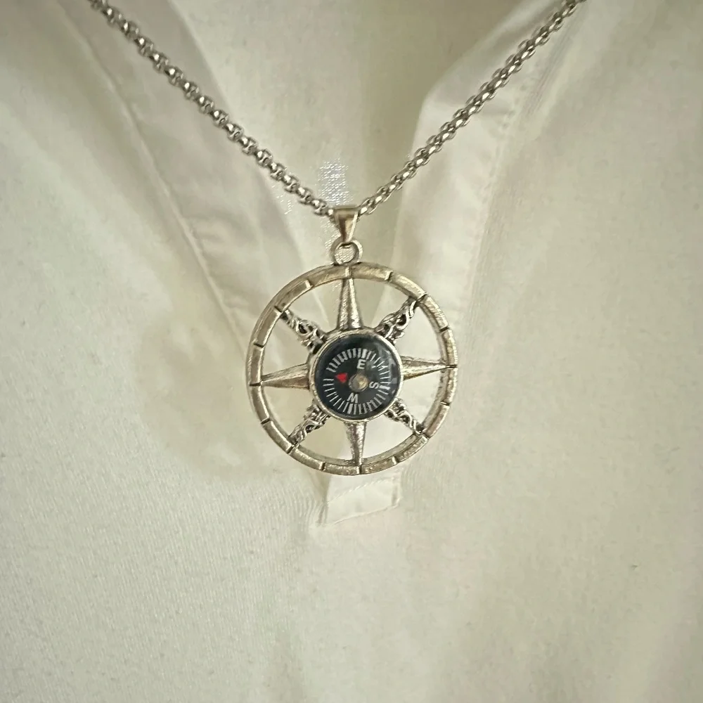 REAL working Compass Pendant Necklace, in GIFT BOX Casual Leisure Fashion - Picture 13 of 16